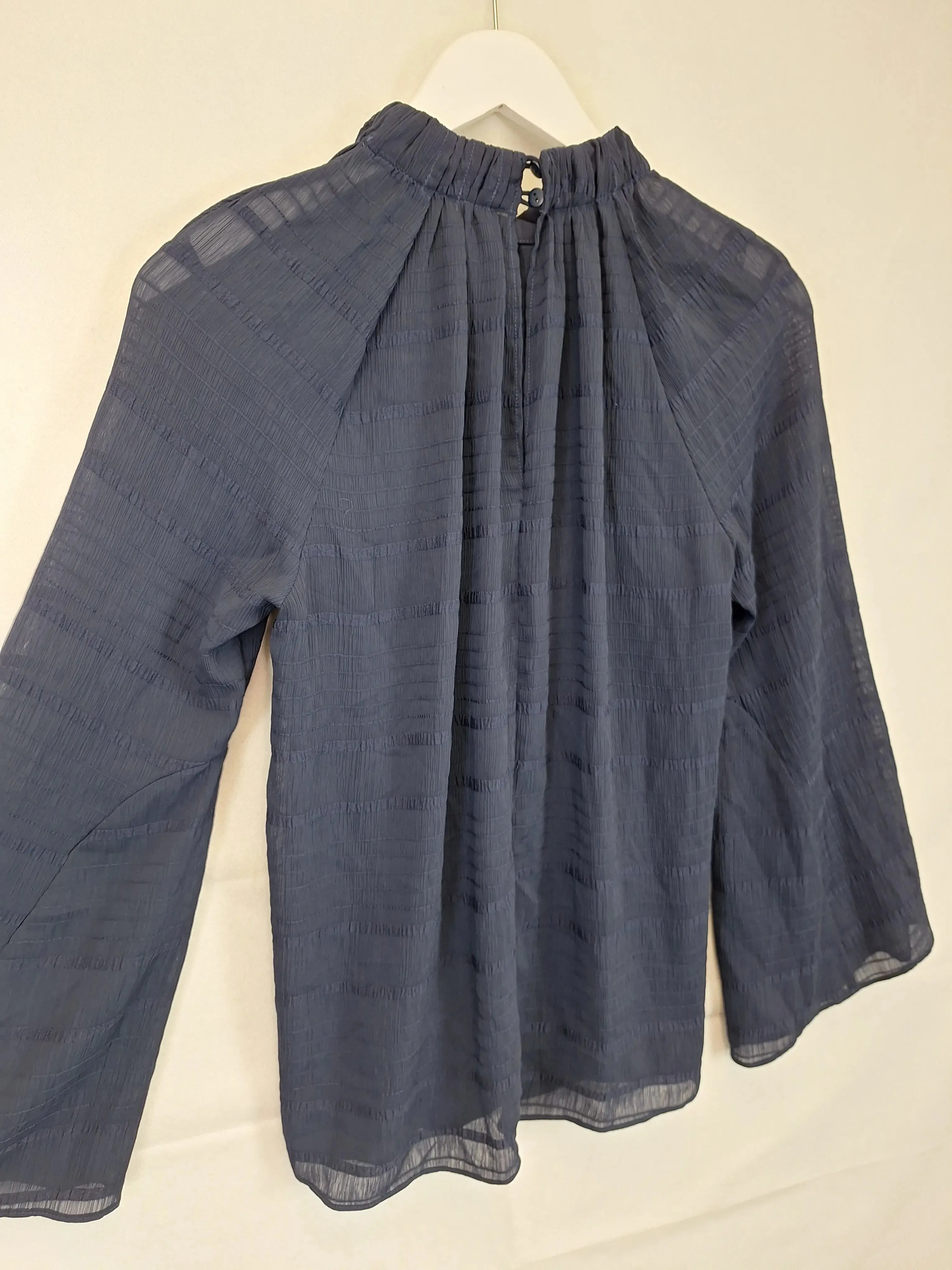 Camilla and Marc Graceful Gathered Neck Blouse Top Size 6